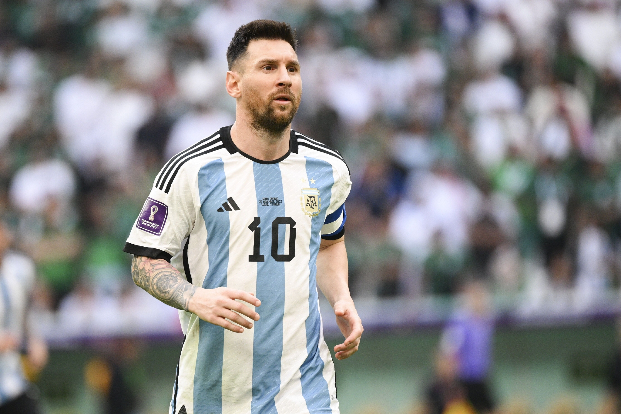 塔雷：拥有魔笛这样的导师是亚沙里的优势，我们对他充满信心（塔雷：有魔笛指点，亚沙里更具优势；我们对他信心十足）