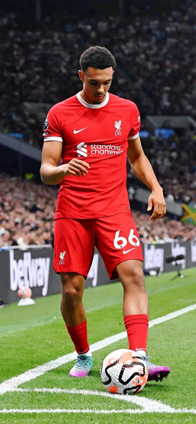 赫伊森复出，姆巴佩伤情更新，皇家马德里面临关键战（赫伊森回归，姆巴佩伤势最新进展，皇马迎来关键之战）