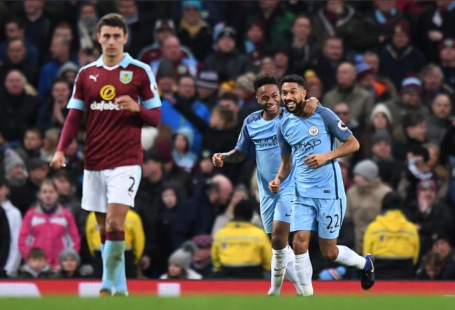 上海海港实现中超三连冠，为中国顶级联赛历史第三队（上海海港夺得中超三连冠，成中国顶级联赛史上第三队）