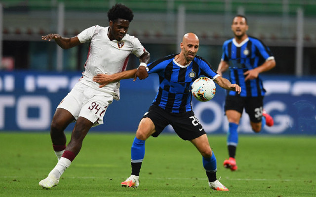 雷迪克：马刺防守策略和太阳类似，让东里出手高难度中投（雷迪克：马刺防守与太阳如出一辙，逼东里出手高难度中距离）